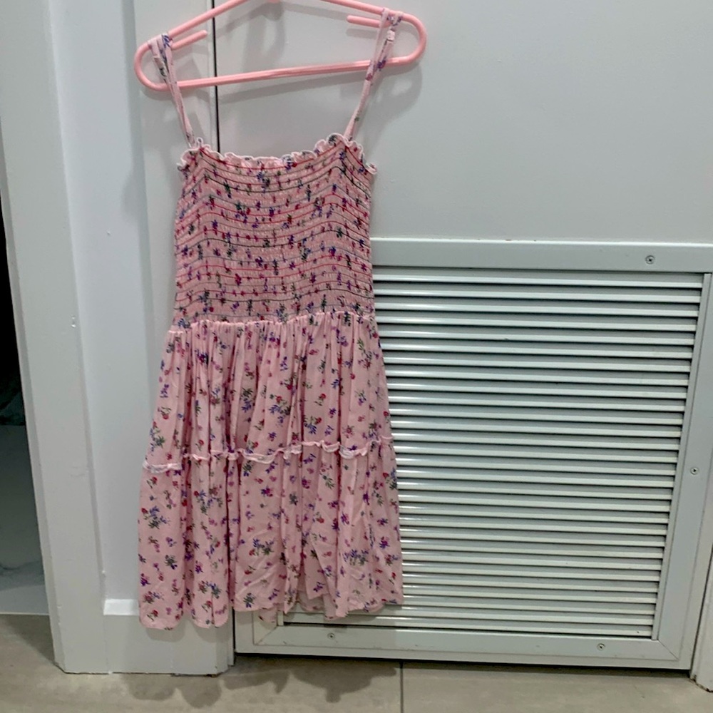 pink floral dress (a little above to the knee length) in size YOUTH 8